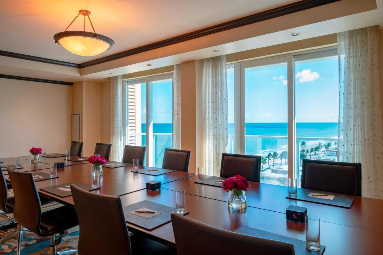 Отель Hollywood Beach Marriott Экстерьер фото